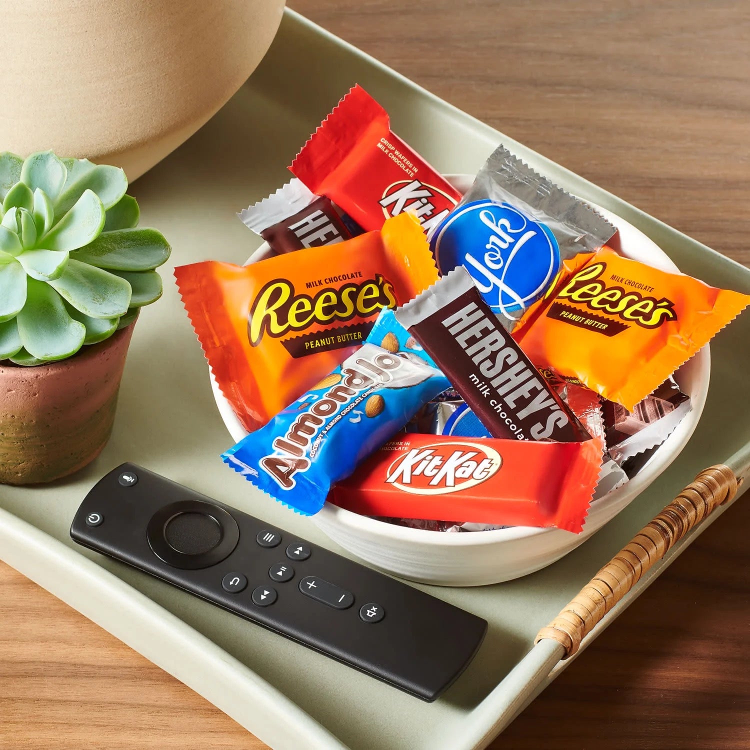 Hershey Assorted Chocolate Flavored Snack Size Candy, Party Pack 33.43 Oz